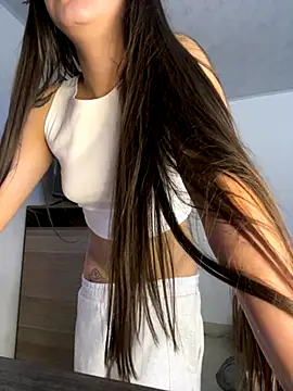 Snapshot of astrid_ chatting on 18, 10, 2025 astrid online show from 18, 10, 2025