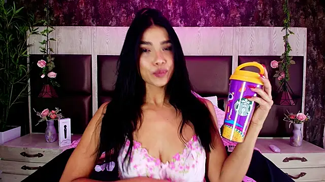 Bella Smiith  online show from 7, 11, 2025