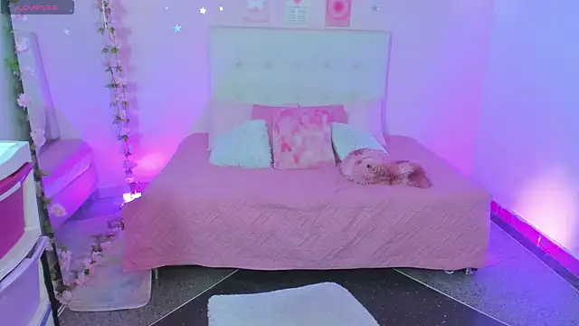 ScarlettDreamss7 online show from 18, 12, 2025