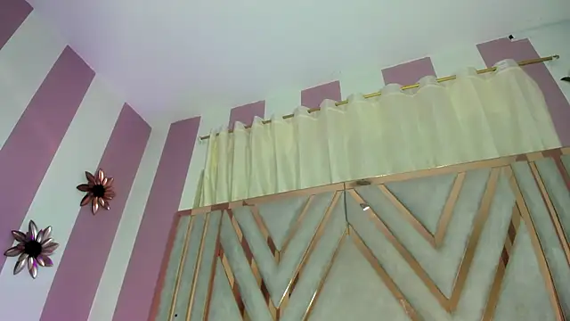 Snapshot of emili_clark chatting on 29, 11, 2025 emili clark online show from 29, 11, 2025