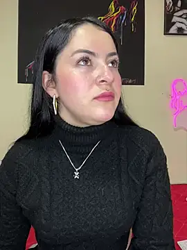 Emmie Hot online show from 3, 3, 2025