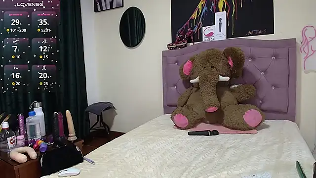 Emmie Hot online show from 26, 9, 2025