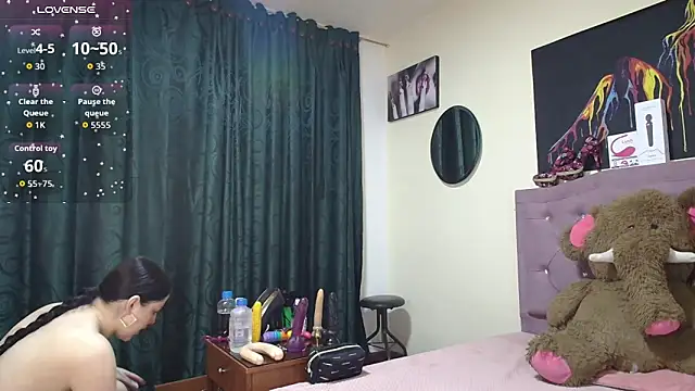 Emmie Hot online show from 21, 10, 2025