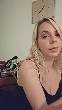 Snapshot of SweetyNinaOff1 chatting on 25, 10, 2025 SweetyNinaOff1 online show from 25, 10, 2025