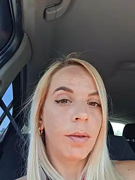 Snapshot of SweetyNinaOff1 chatting on 7, 6, 2026 SweetyNinaOff1 online show from 7, 6, 2026