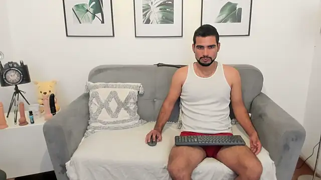 luxurycoupl online show from 8, 3, 2025