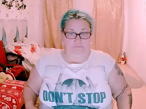 Snapshot of mayamayx chatting on 4, 5, 2026 mayamayx online show from 4, 5, 2026