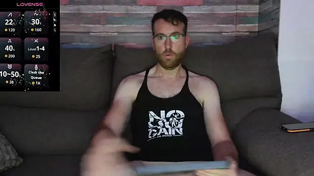 Snapshot of machohiberiko chatting on 17, 10, 2025 machohiberiko online show from 17, 10, 2025