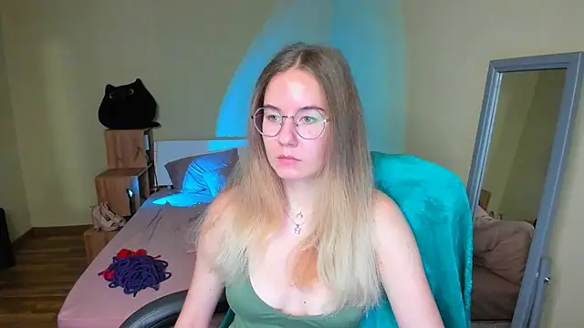 Snapshot of EmilyPaw chatting on 31, 1, 2025 EmilyPaw online show from 31, 1, 2025