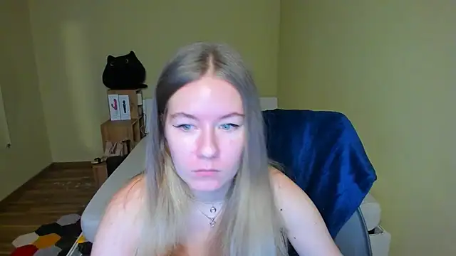 Snapshot of EmilyPaw chatting on 14, 2, 2025 EmilyPaw online show from 14, 2, 2025