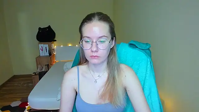 Snapshot of EmilyPaw chatting on 15, 2, 2025 EmilyPaw online show from 15, 2, 2025