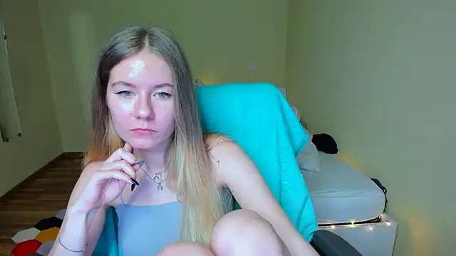 Snapshot of EmilyPaw chatting on 18, 2, 2025 EmilyPaw online show from 18, 2, 2025