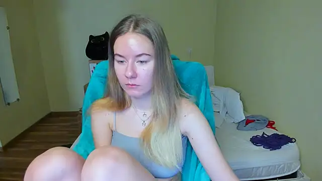 Snapshot of EmilyPaw chatting on 28, 2, 2025 EmilyPaw online show from 28, 2, 2025