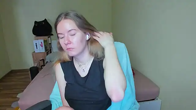 Snapshot of EmilyPaw chatting on 15, 3, 2025 EmilyPaw online show from 15, 3, 2025