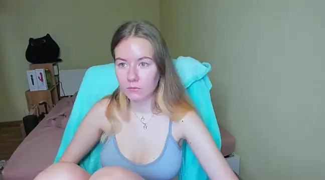 Snapshot of EmilyPaw chatting on 16, 3, 2025 EmilyPaw online show from 16, 3, 2025