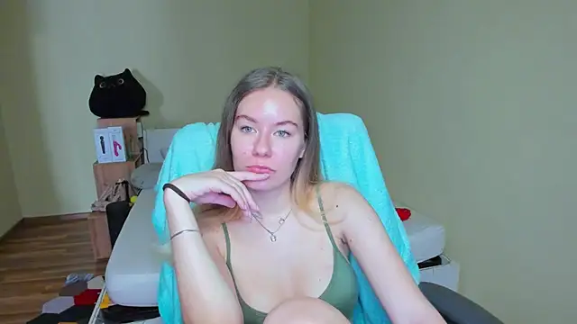 Snapshot of EmilyPaw chatting on 23, 3, 2025 EmilyPaw online show from 23, 3, 2025