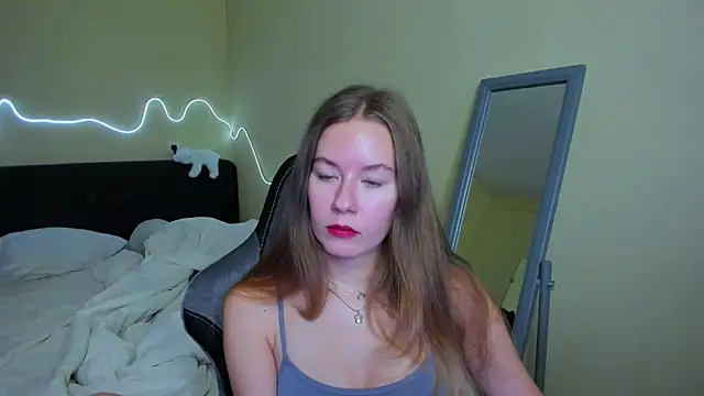 Snapshot of EmilyPaw chatting on 11, 11, 2025 EmilyPaw online show from 11, 11, 2025