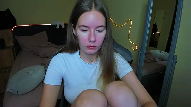 Snapshot of EmilyPaw chatting on 20, 11, 2025 EmilyPaw online show from 20, 11, 2025