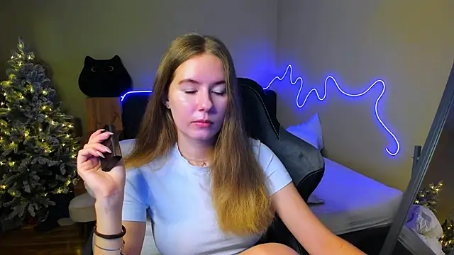 EmilyPaw online show from 20, 12, 2025