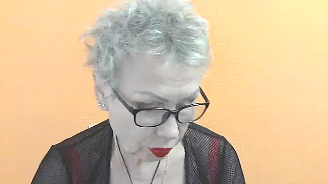 Snapshot of NessyJenixs chatting on 4, 11, 2025 NessyJenixs online show from 4, 11, 2025