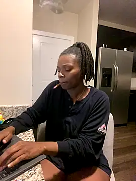 theprettysoles online show from 13, 11, 2025