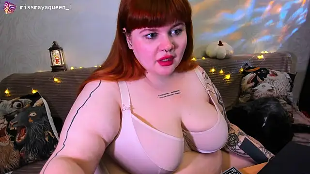 Snapshot of missmayaqueen chatting on 24, 11, 2025 missmayaqueen online show from 24, 11, 2025