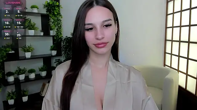 Snapshot of KristineBeauty chatting on 13, 10, 2025 KristineBeauty online show from 13, 10, 2025
