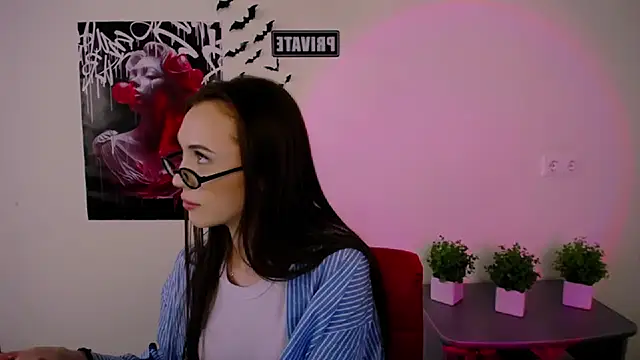 Nikonara Love online show from 21, 3, 2025