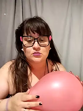 lucy libelula online show from 22, 1, 2025