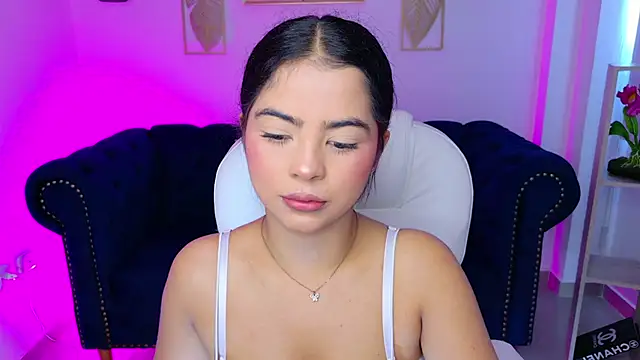 Layla Breezee online show from 18, 5, 2026