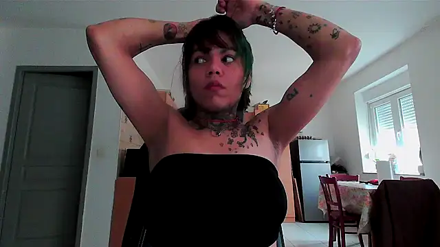 Snapshot of serena__vedette chatting on 25, 2, 2025 serena vedette online show from 25, 2, 2025