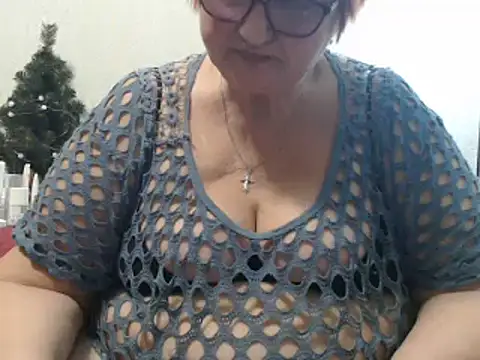 Snapshot of DeniseeRosea chatting on 6, 3, 2025 DeniseeRosea online show from 6, 3, 2025