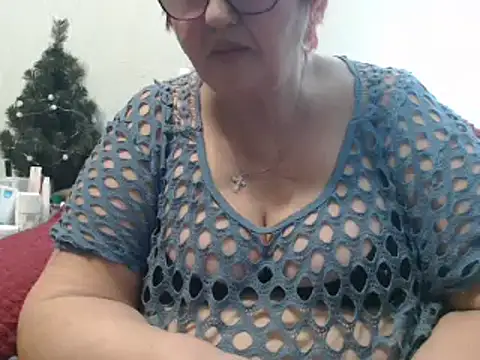 Snapshot of DeniseeRosea chatting on 7, 3, 2025 DeniseeRosea online show from 7, 3, 2025