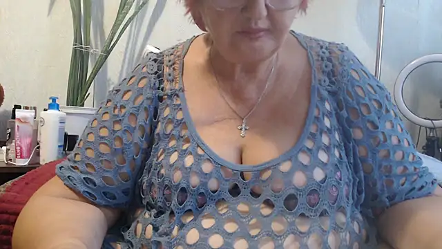 Snapshot of DeniseeRosea chatting on 22, 9, 2025 DeniseeRosea online show from 22, 9, 2025