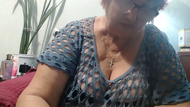 Snapshot of DeniseeRosea chatting on 9, 10, 2025 DeniseeRosea online show from 9, 10, 2025