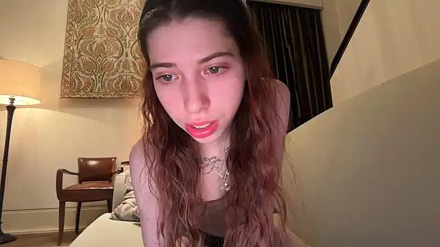 Snapshot of HappyVivy chatting on 18, 12, 2025 HappyVivy online show from 18, 12, 2025