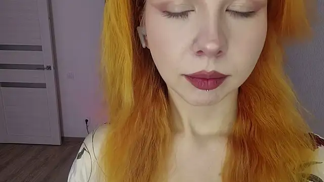 LynetHakes online show from 6, 7, 2026