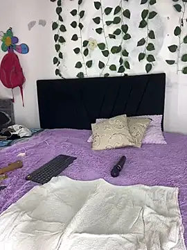 Eliizabeth   online show from 5, 2, 2025