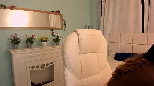 Snapshot of alaia_greyy chatting on 10, 2, 2025 alaia greyy online show from 10, 2, 2025