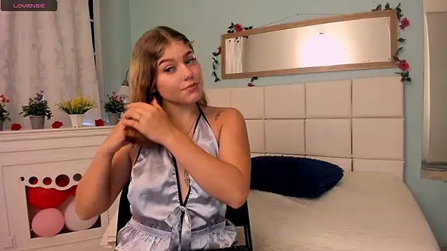 Snapshot of alaia_greyy chatting on 26, 2, 2025 alaia greyy online show from 26, 2, 2025