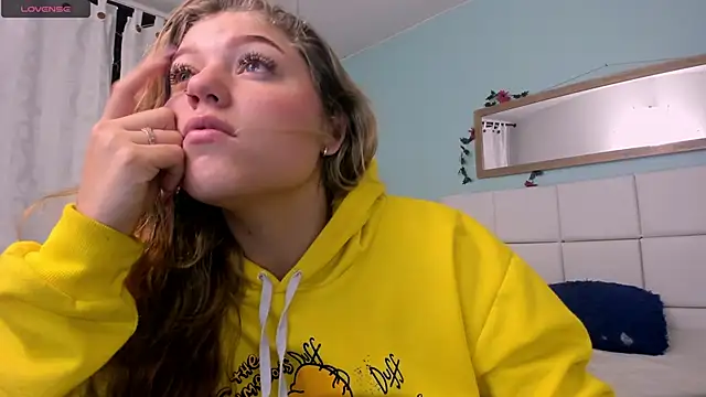 Snapshot of alaia_greyy chatting on 27, 2, 2025 alaia greyy online show from 27, 2, 2025