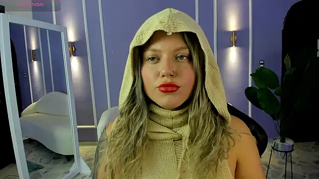 Snapshot of alaia_greyy chatting on 24, 9, 2025 alaia greyy online show from 24, 9, 2025