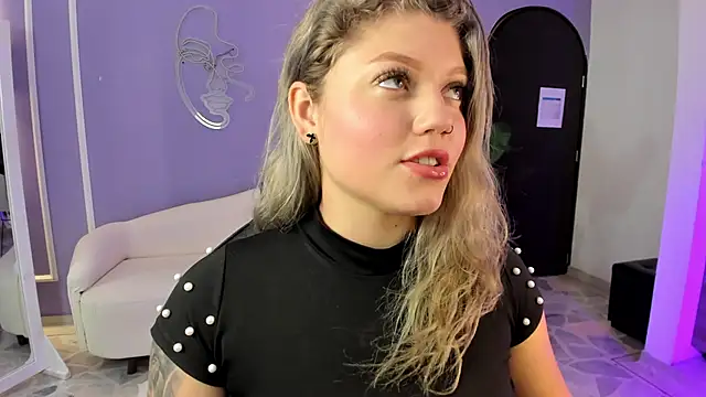 Snapshot of alaia_greyy chatting on 25, 9, 2025 alaia greyy online show from 25, 9, 2025