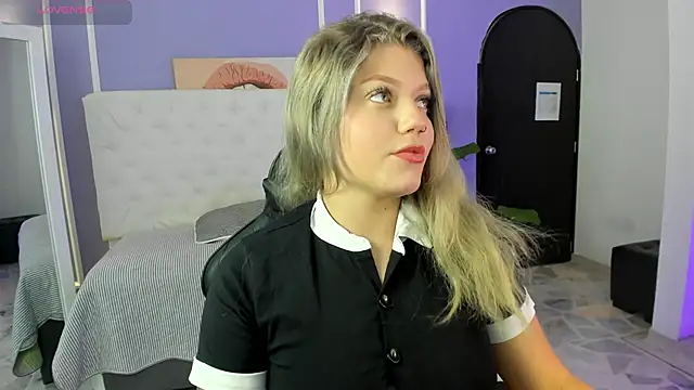 Snapshot of alaia_greyy chatting on 6, 10, 2025 alaia greyy online show from 6, 10, 2025