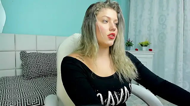 Snapshot of alaia_greyy chatting on 14, 10, 2025 alaia greyy online show from 14, 10, 2025
