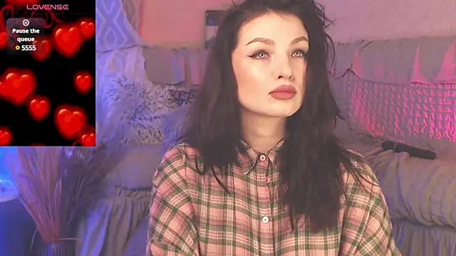 Snapshot of BritneyBarker chatting on 31, 12, 2024 BritneyBarker online show from 31, 12, 2024
