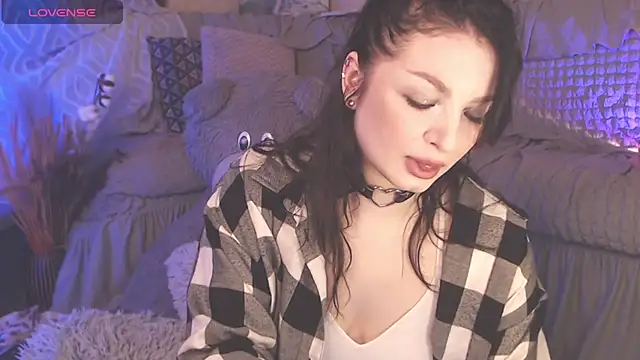 Snapshot of BritneyBarker chatting on 31, 1, 2025 BritneyBarker online show from 31, 1, 2025