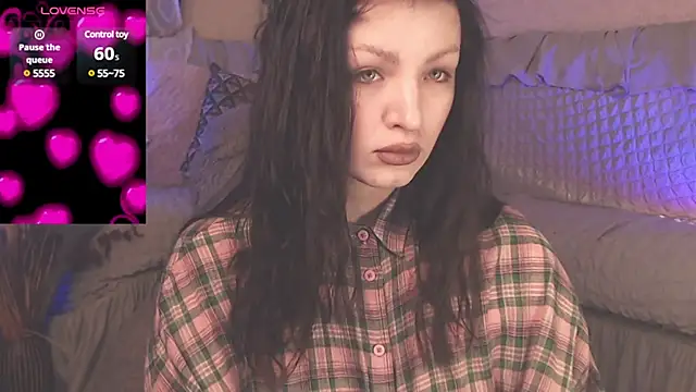 Snapshot of BritneyBarker chatting on 9, 2, 2025 BritneyBarker online show from 9, 2, 2025