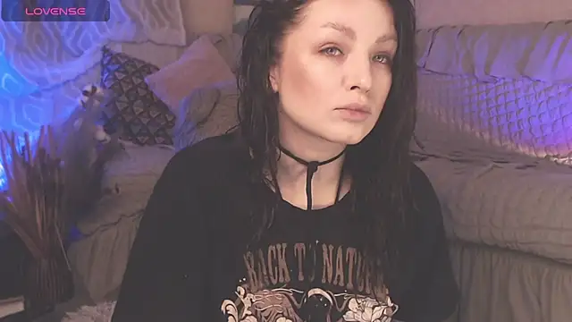 Snapshot of BritneyBarker chatting on 13, 2, 2025 BritneyBarker online show from 13, 2, 2025