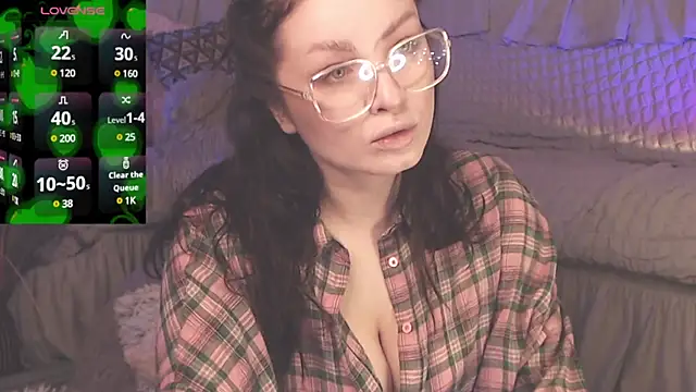 Snapshot of BritneyBarker chatting on 15, 2, 2025 BritneyBarker online show from 15, 2, 2025